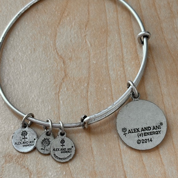 Alex and Ani adjustable bracelet/ silver tone/ size 7 1/4 - Picture 5 of 6